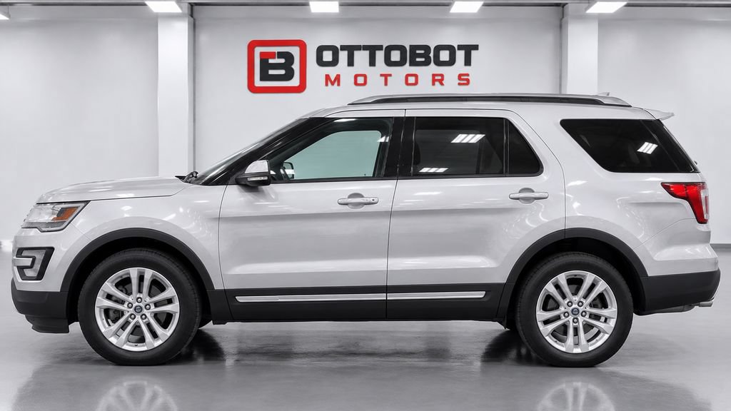 Used 2017 Ford Explorer XLT AWD/4WD image 6