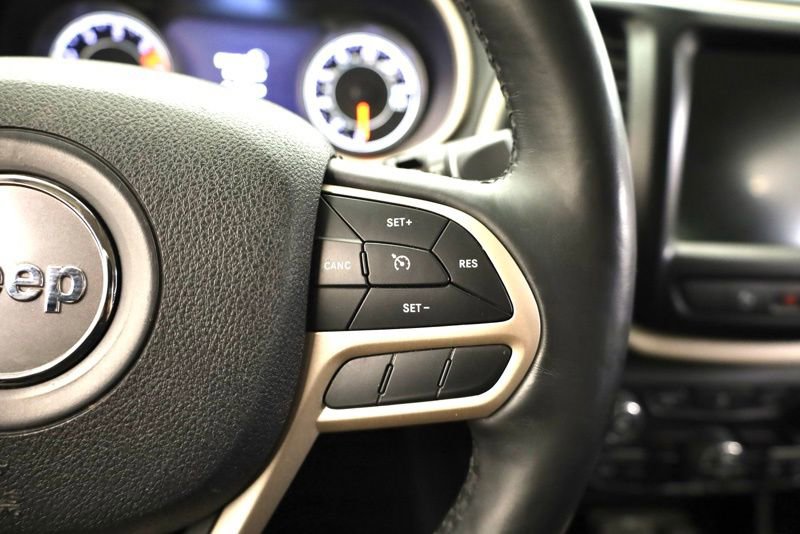 Used 2018 Jeep Cherokee Limited image 27