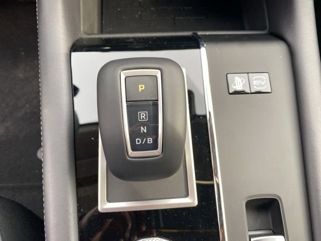 New 2025 Mitsubishi Outlander SE image 29