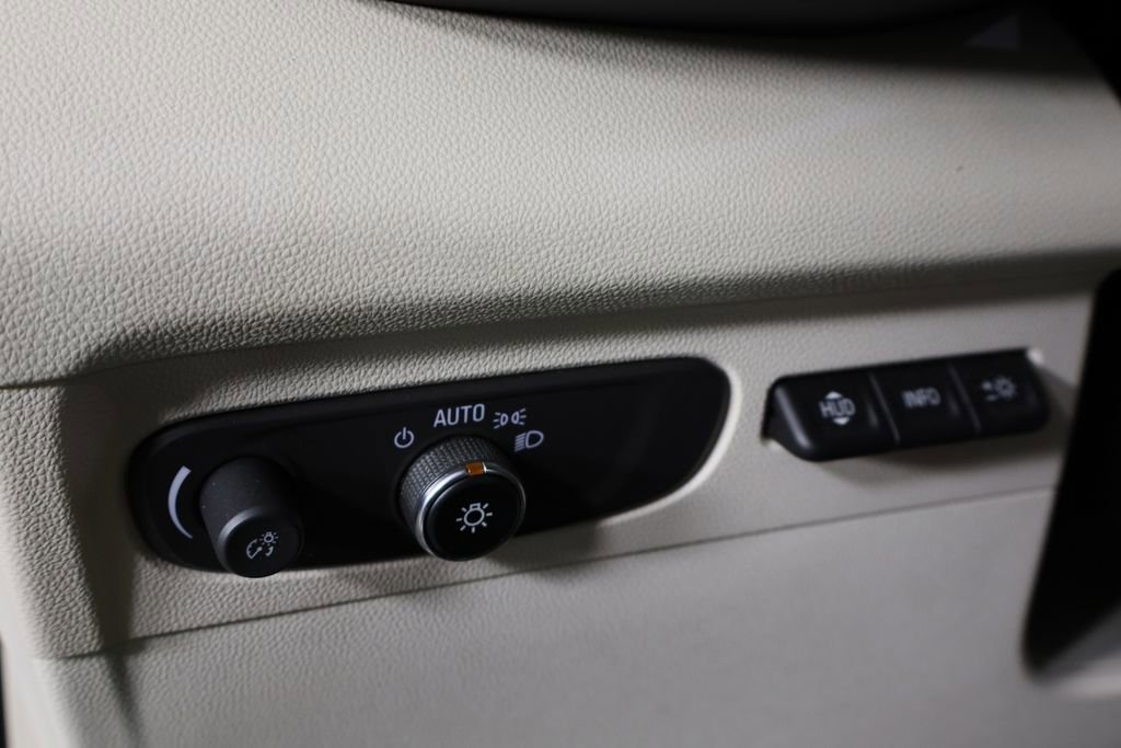 Used 2023 Buick Envision Avenir image 23