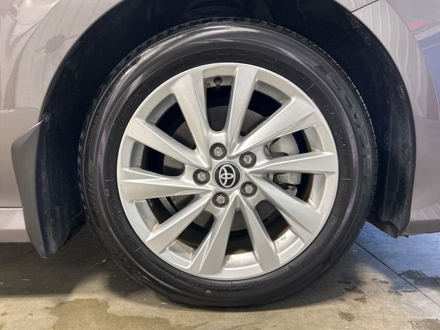 Used 2023 Toyota Camry LE FWD image 11
