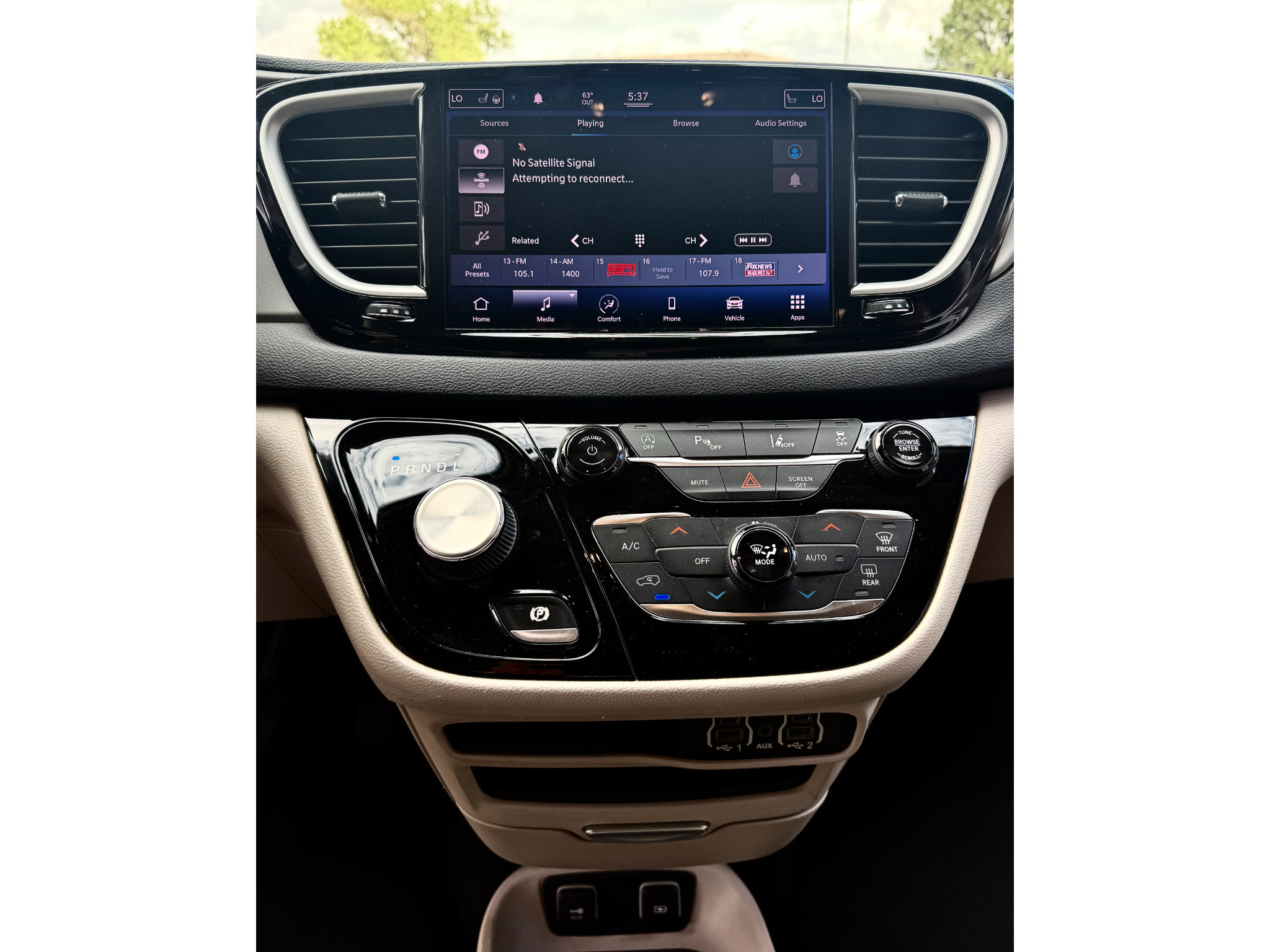 Used 2021 Chrysler Pacifica Touring-L FWD image 21