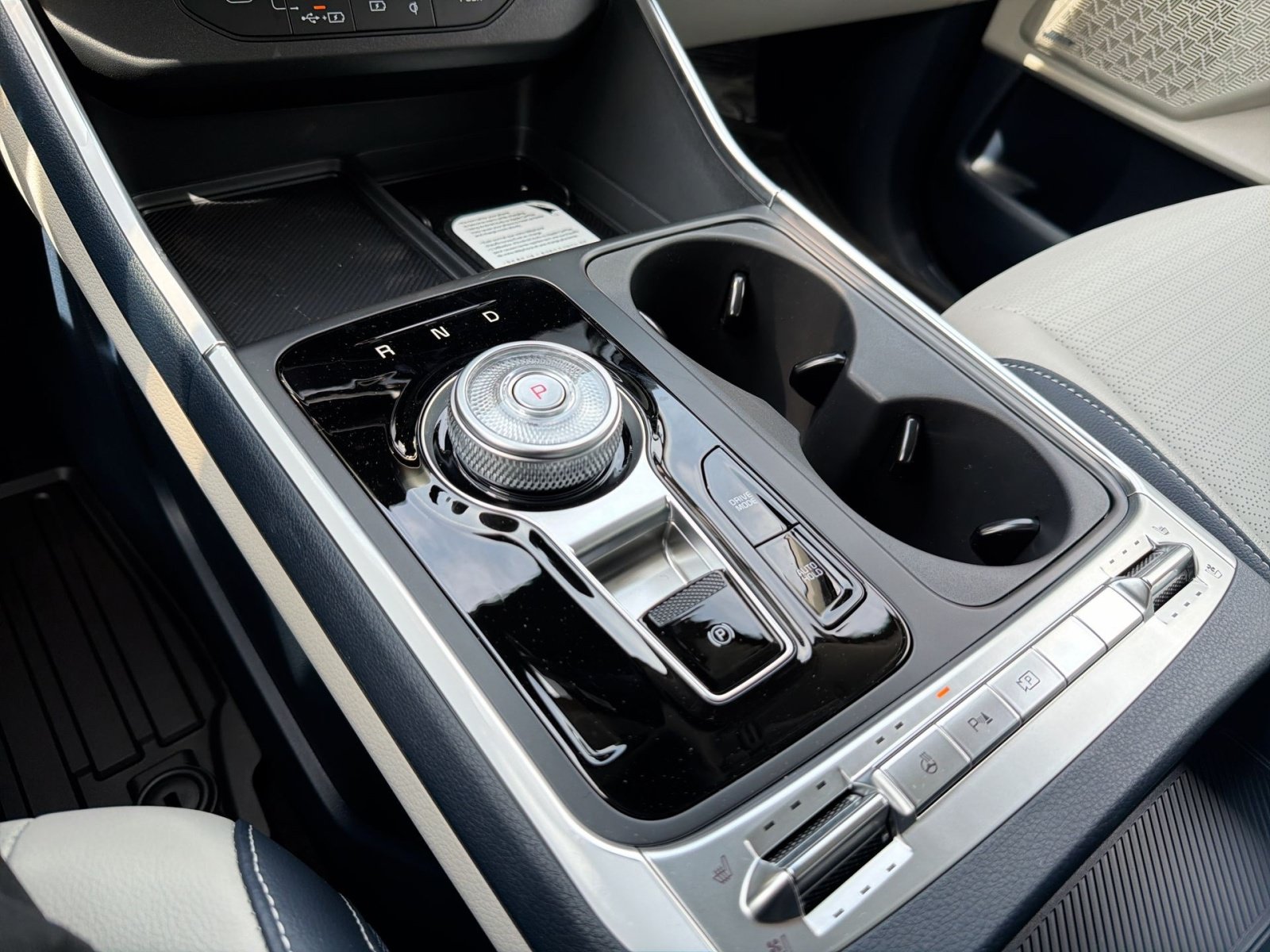 New 2026 Kia Carnival SX Prestige FWD image 25
