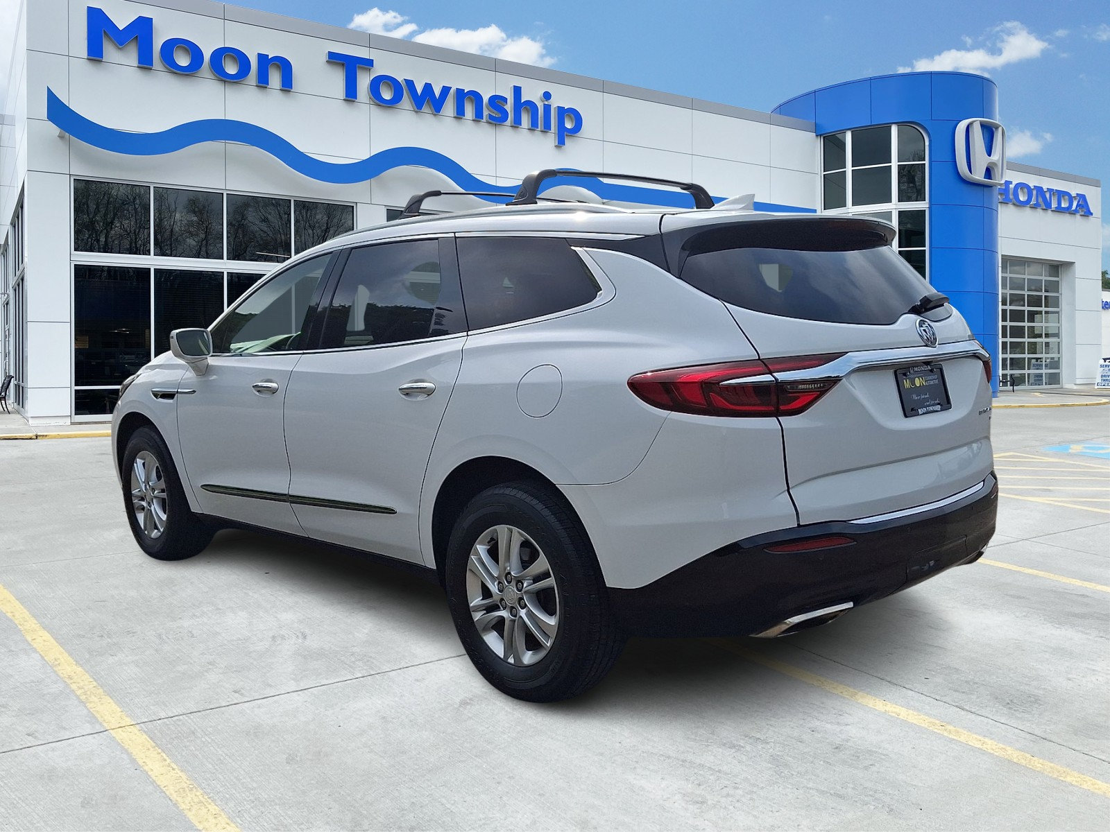 Used 2019 Buick Enclave Essence AWD/4WD image 4