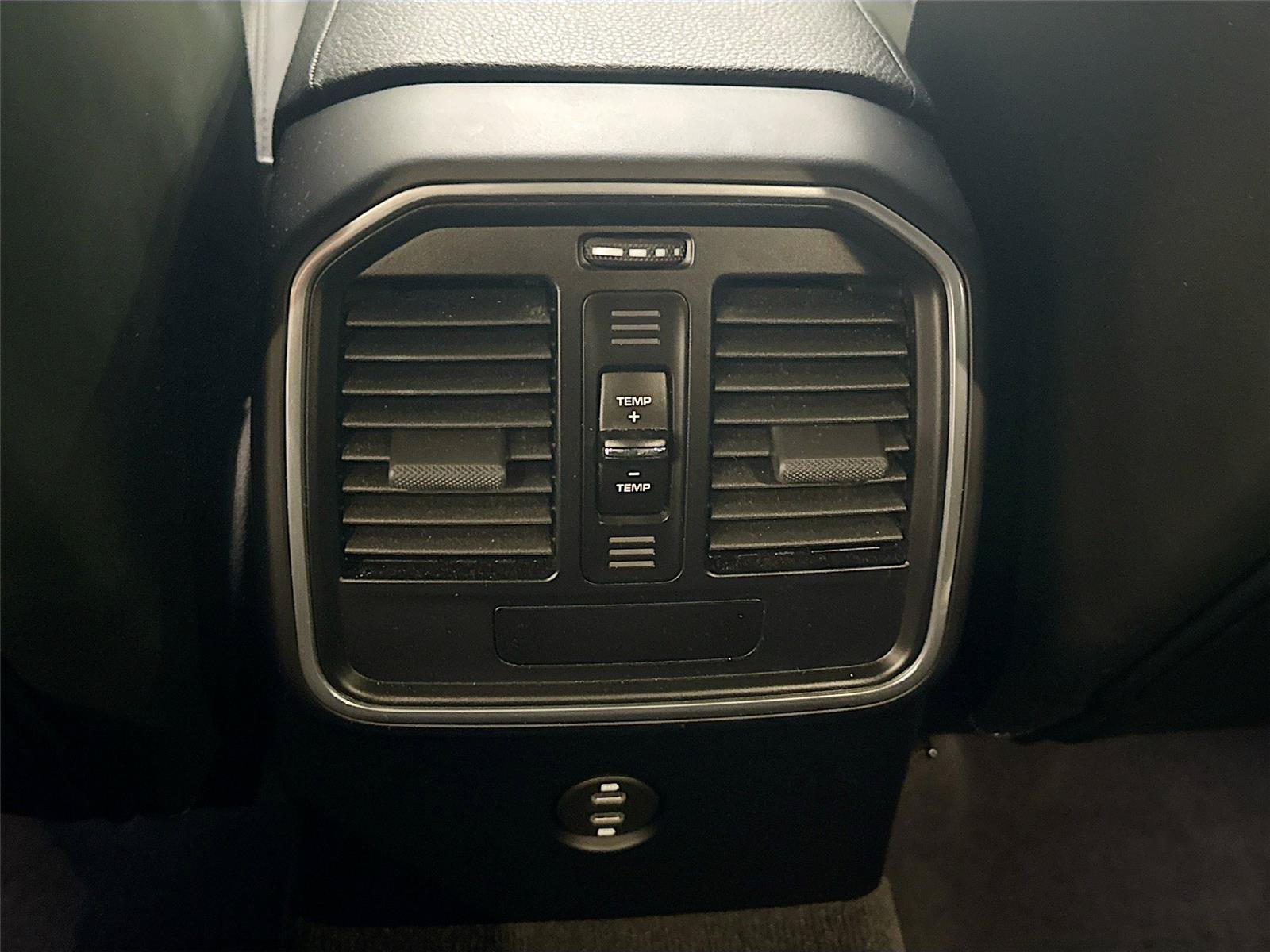 Used 2021 Porsche Macan S AWD/4WD image 25