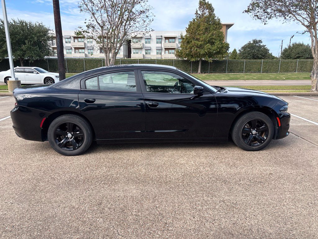 Used 2022 Dodge Charger SXT RWD image 4