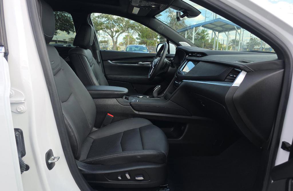 Used 2024 Cadillac XT5 Premium Luxury image 10