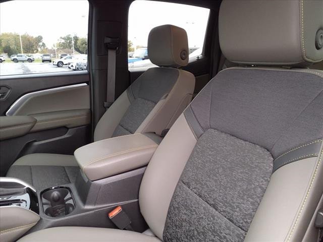 New 2024 Chevrolet Colorado ZR2 w/ Safety Package AWD/4WD image 15