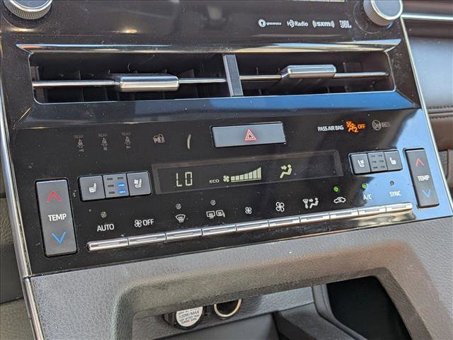 Used 2021 Toyota Avalon Limited image 8