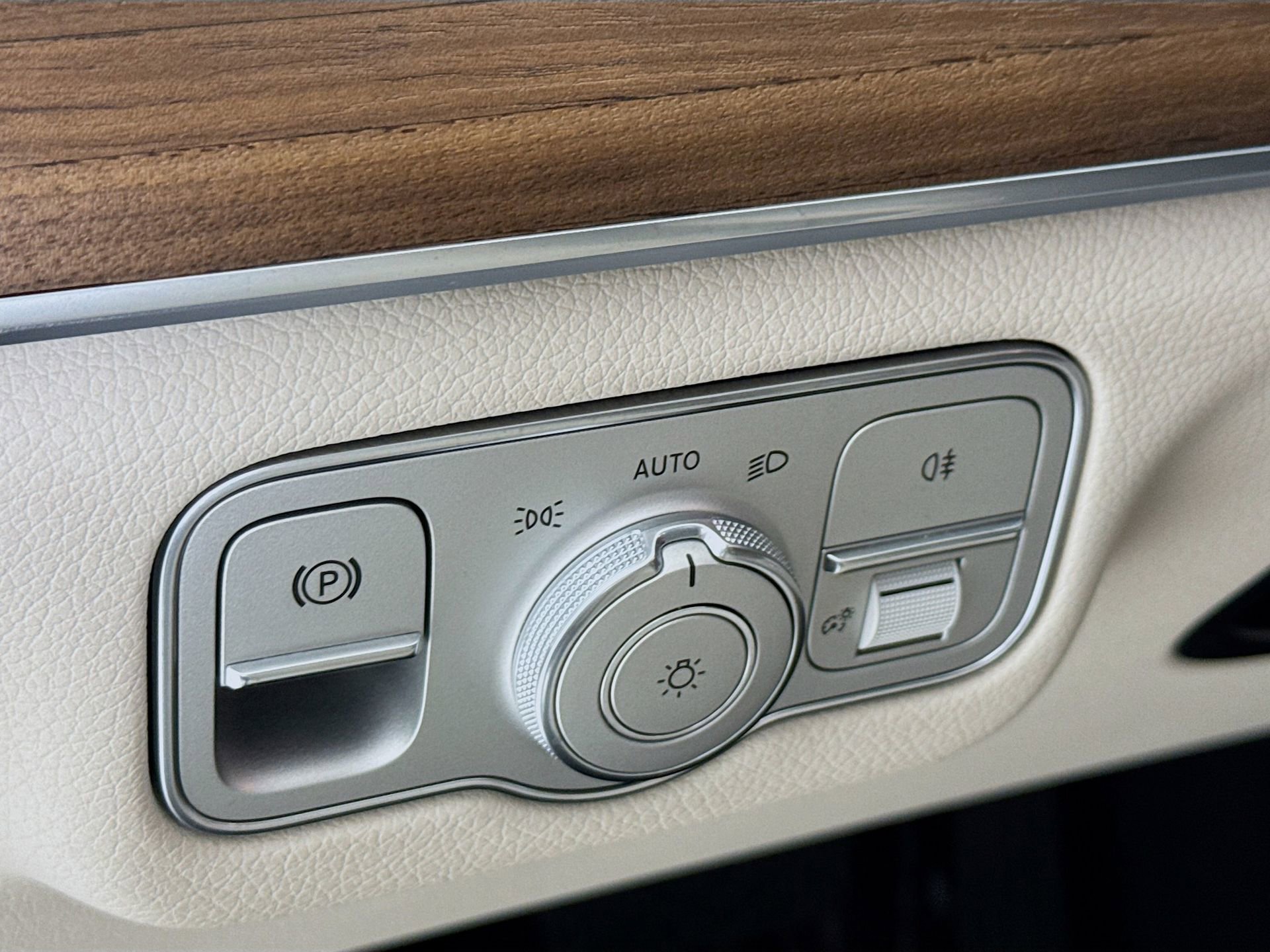 Certified 2026 Mercedes-Benz GLS 450 4MATIC image 11