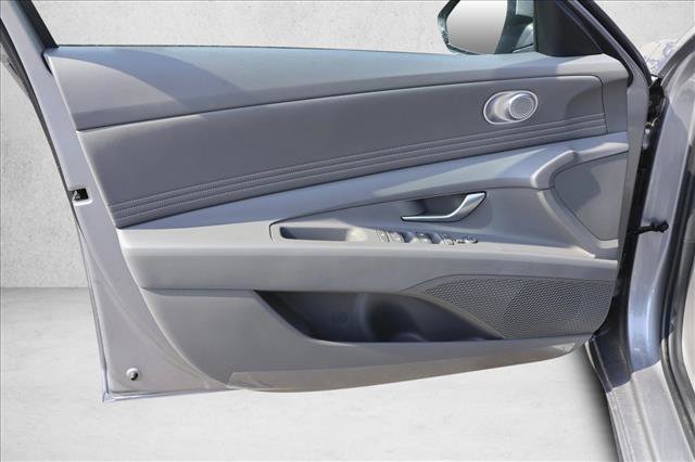 New 2025 Hyundai Elantra SEL image 12