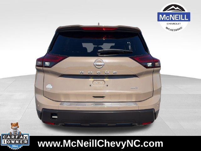 Used 2025 Nissan Rogue SV AWD/4WD image 7