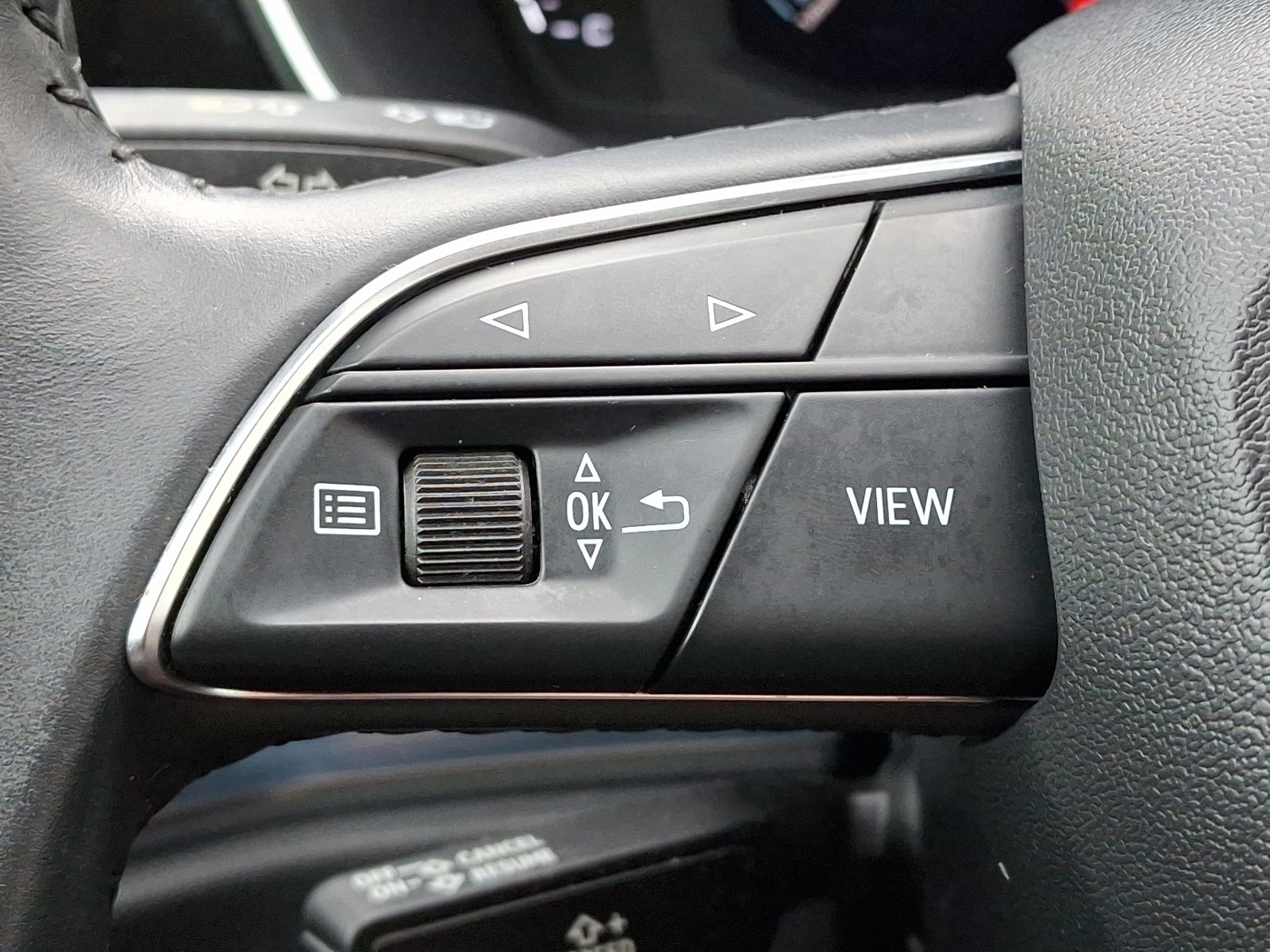 Used 2020 Audi Q3 2.0T Premium w/ Convenience Package AWD/4WD image 23