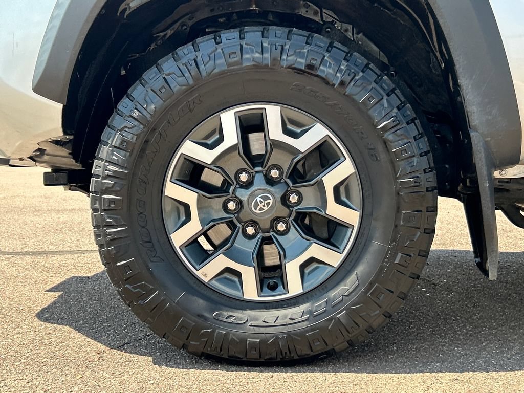 Used 2023 Toyota Tacoma TRD Off-Road w/ Technology Package AWD/4WD image 24