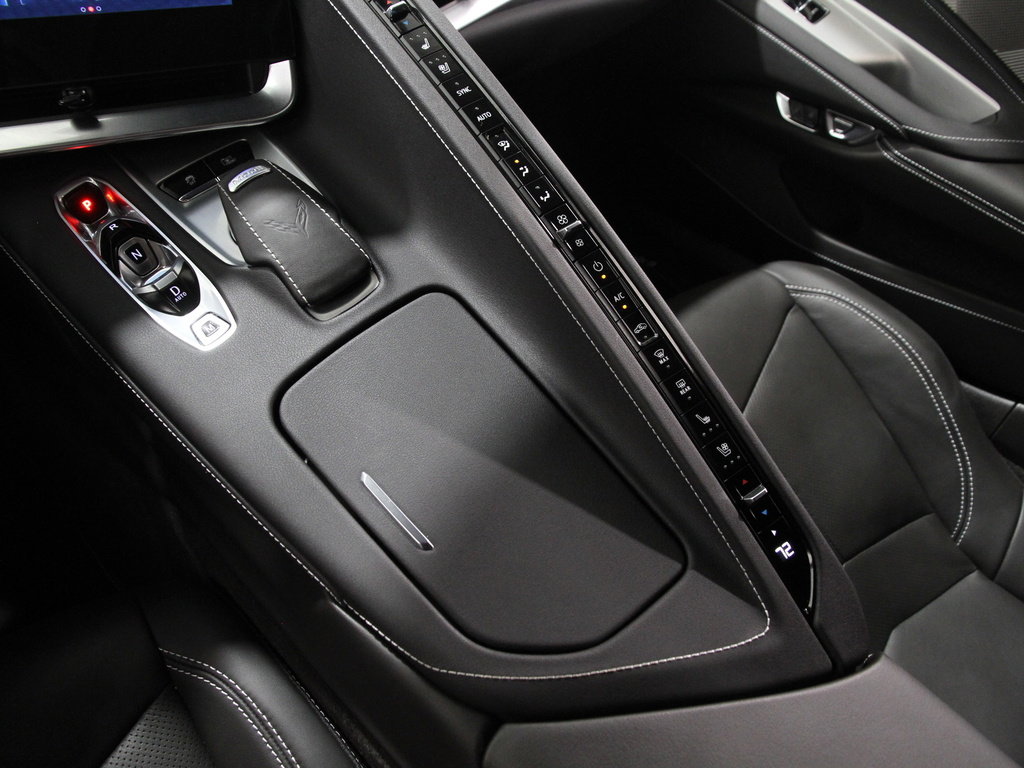 Used 2025 Chevrolet Corvette Stingray Preferred Cpe w/ 2LT image 15