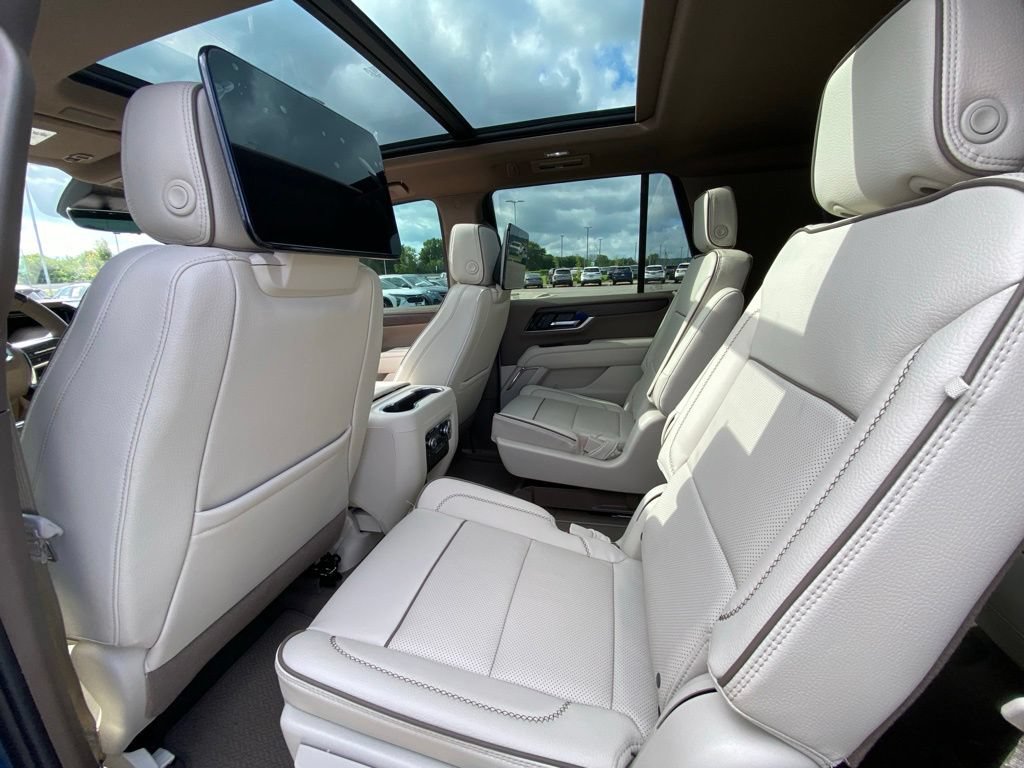 Used 2026 GMC Yukon Denali w/ Denali Reserve Package AWD/4WD image 22