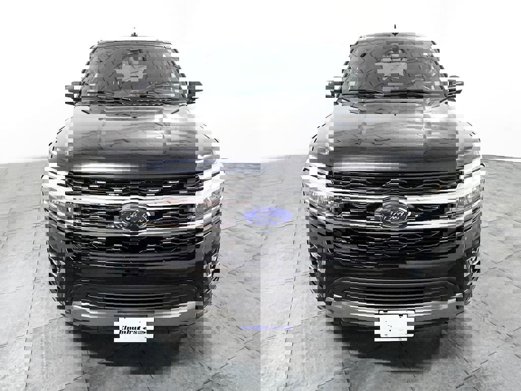 Used 2024 Ford Expedition Limited image 2