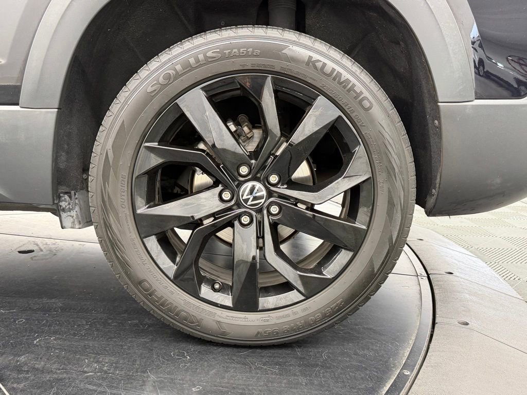 Used 2022 Volkswagen Taos SE w/ Panoramic Sunroof Package image 14