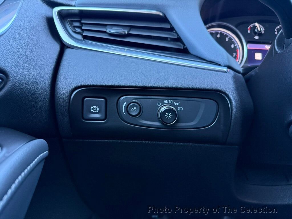 Used 2021 Buick Enclave Premium w/ Sun and Sites Package image 32