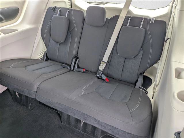 Used 2022 Chrysler Voyager LX FWD image 18