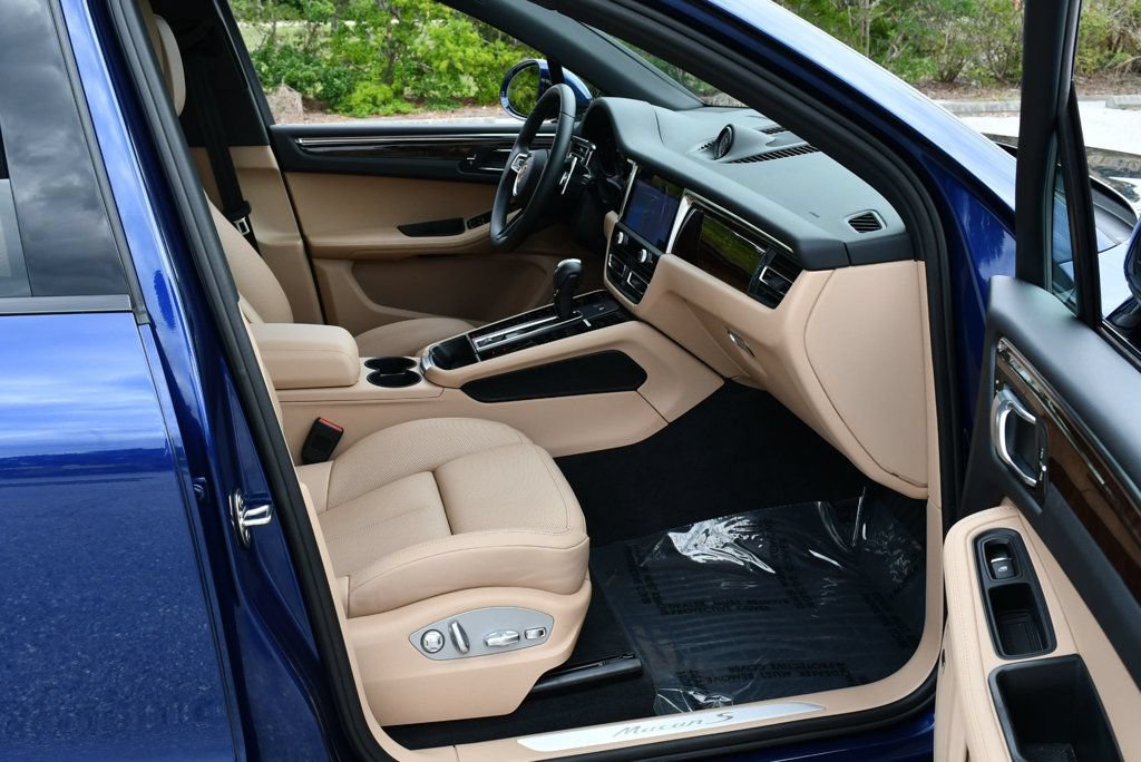 Used 2024 Porsche Macan S AWD/4WD image 48