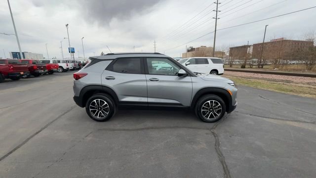 Used 2025 Chevrolet TrailBlazer LT image 9