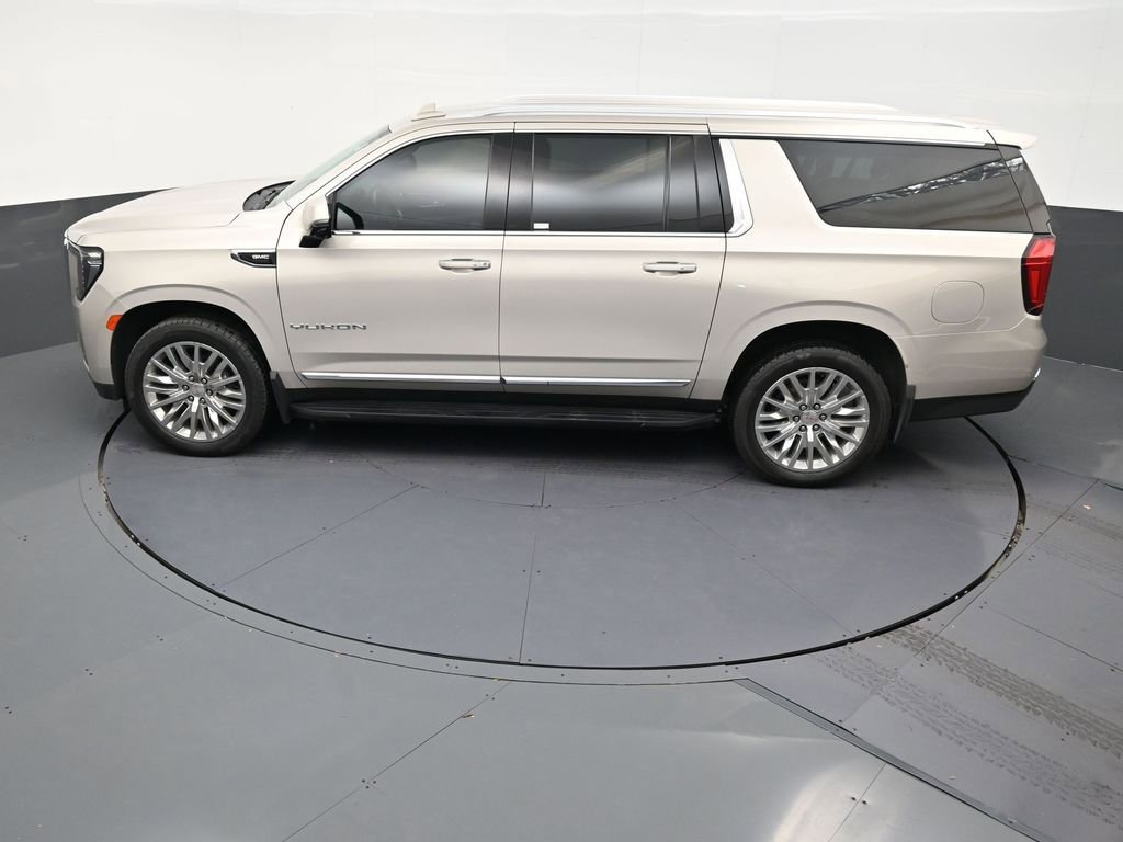 Used 2023 GMC Yukon XL SLT w/ SLT Luxury Package RWD image 12
