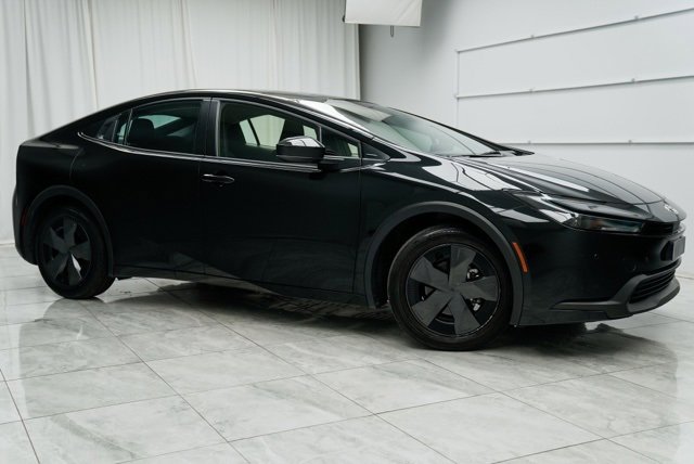 Used 2024 Toyota Prius LE image 2