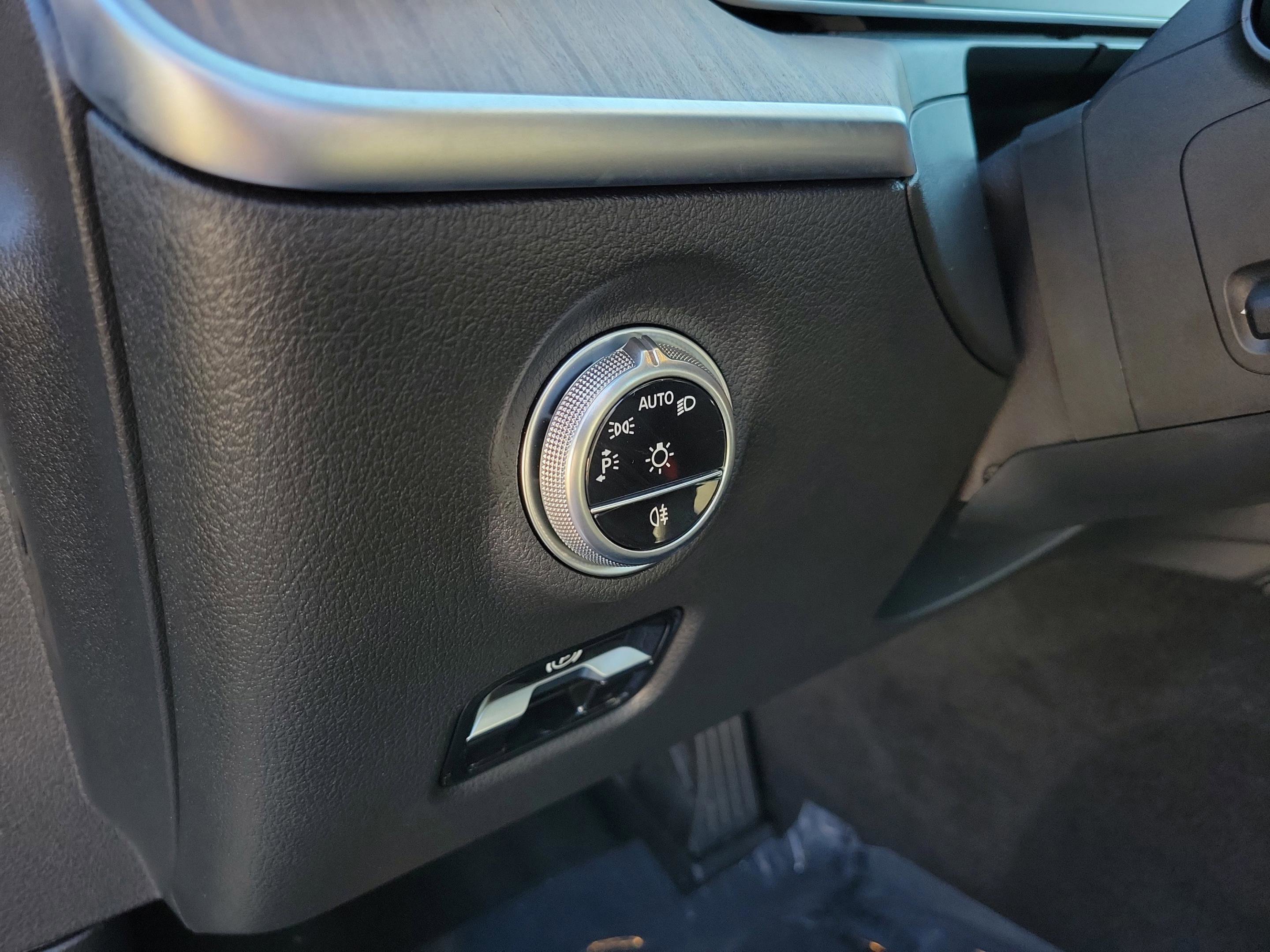 Certified 2025 Mercedes-Benz C 300 Sedan image 12