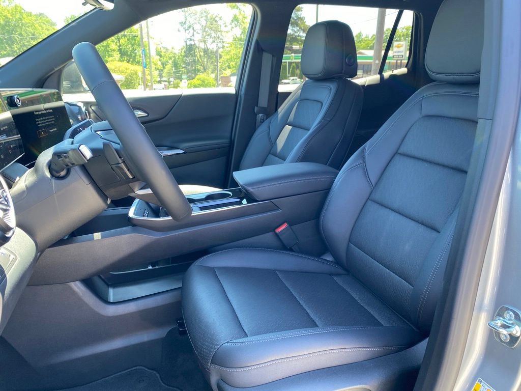New 2026 Chevrolet Equinox LT w/ Convenience Package II FWD image 10