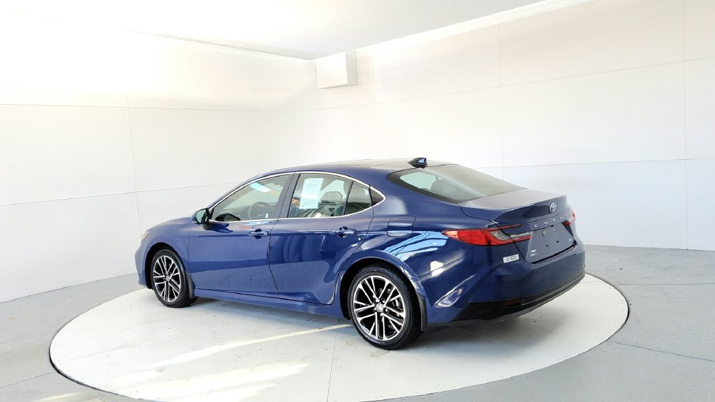 Used 2025 Toyota Camry XLE w/ Premium Plus Package AWD/4WD image 4