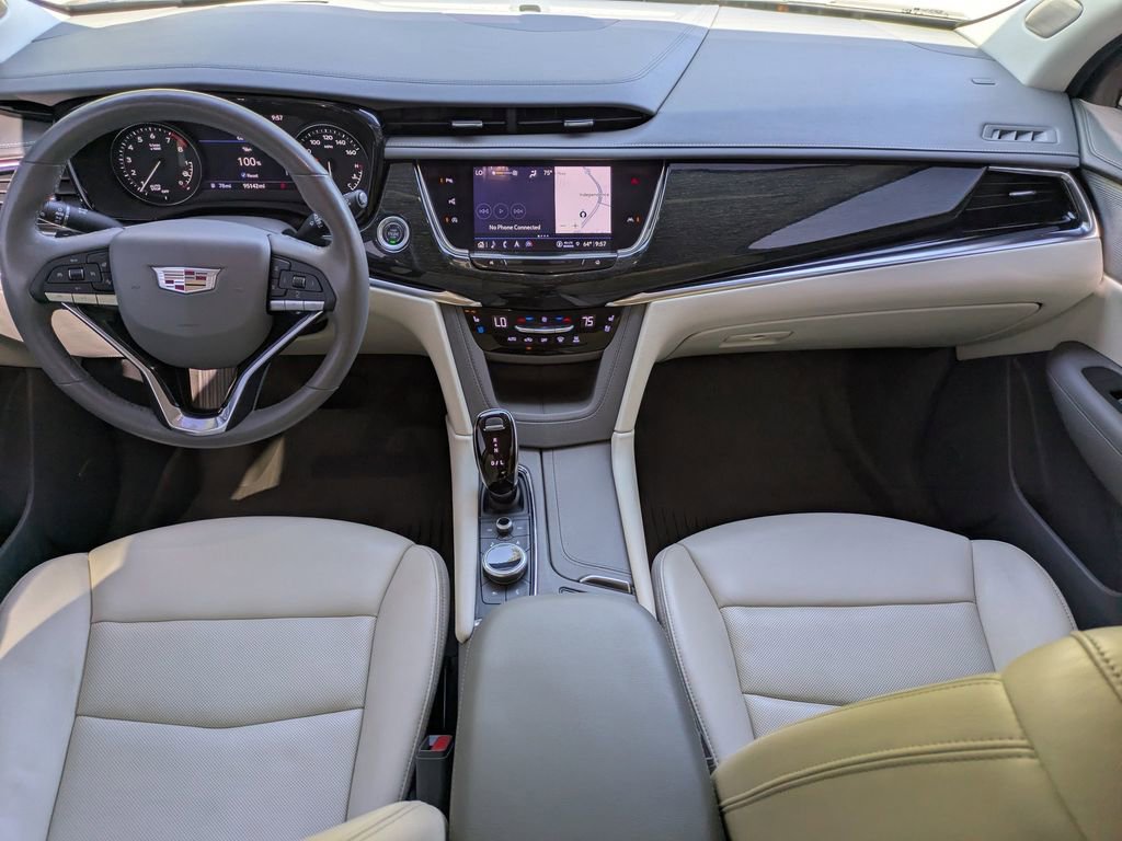 Used 2022 Cadillac XT6 Premium Luxury w/ Technology Package FWD image 16
