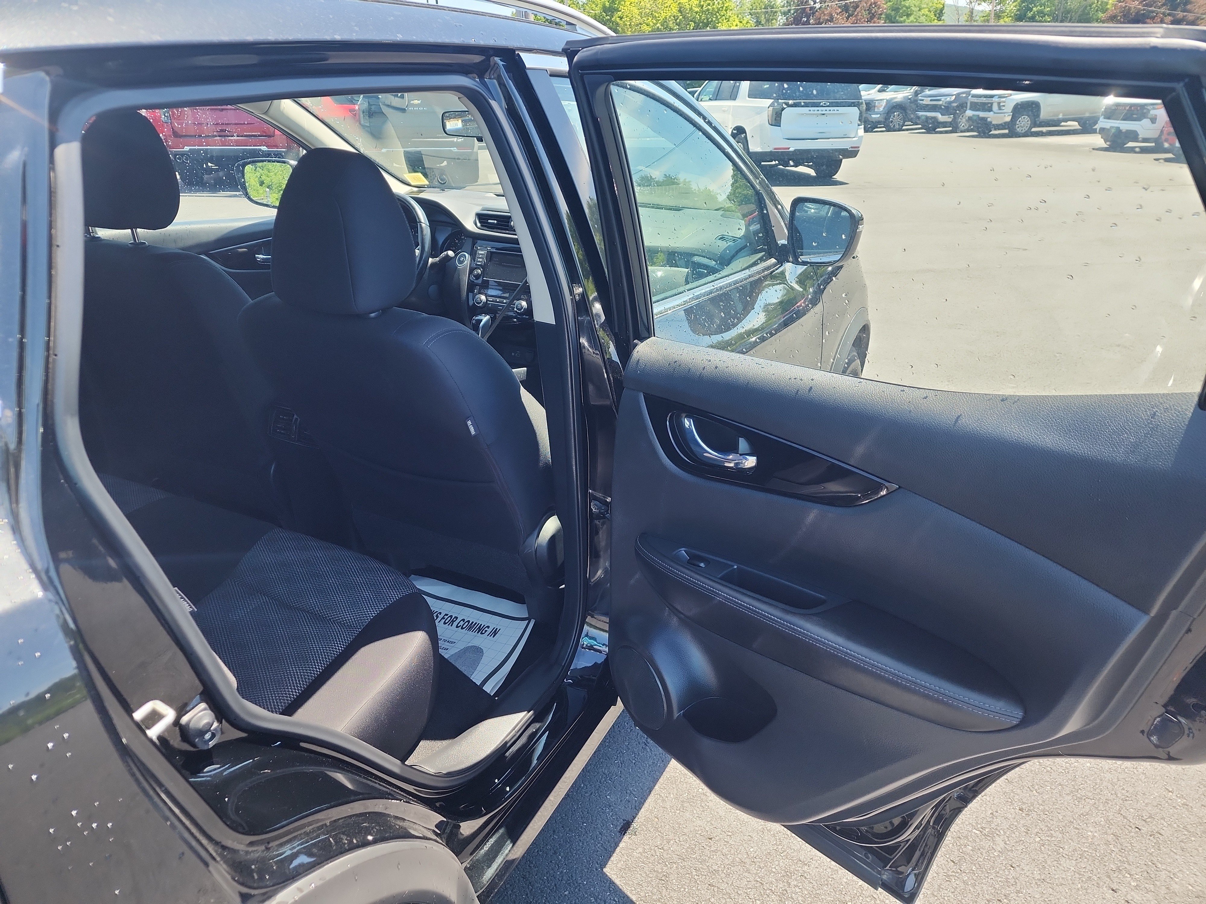 Used 2021 Nissan Rogue Sport SV AWD/4WD image 27