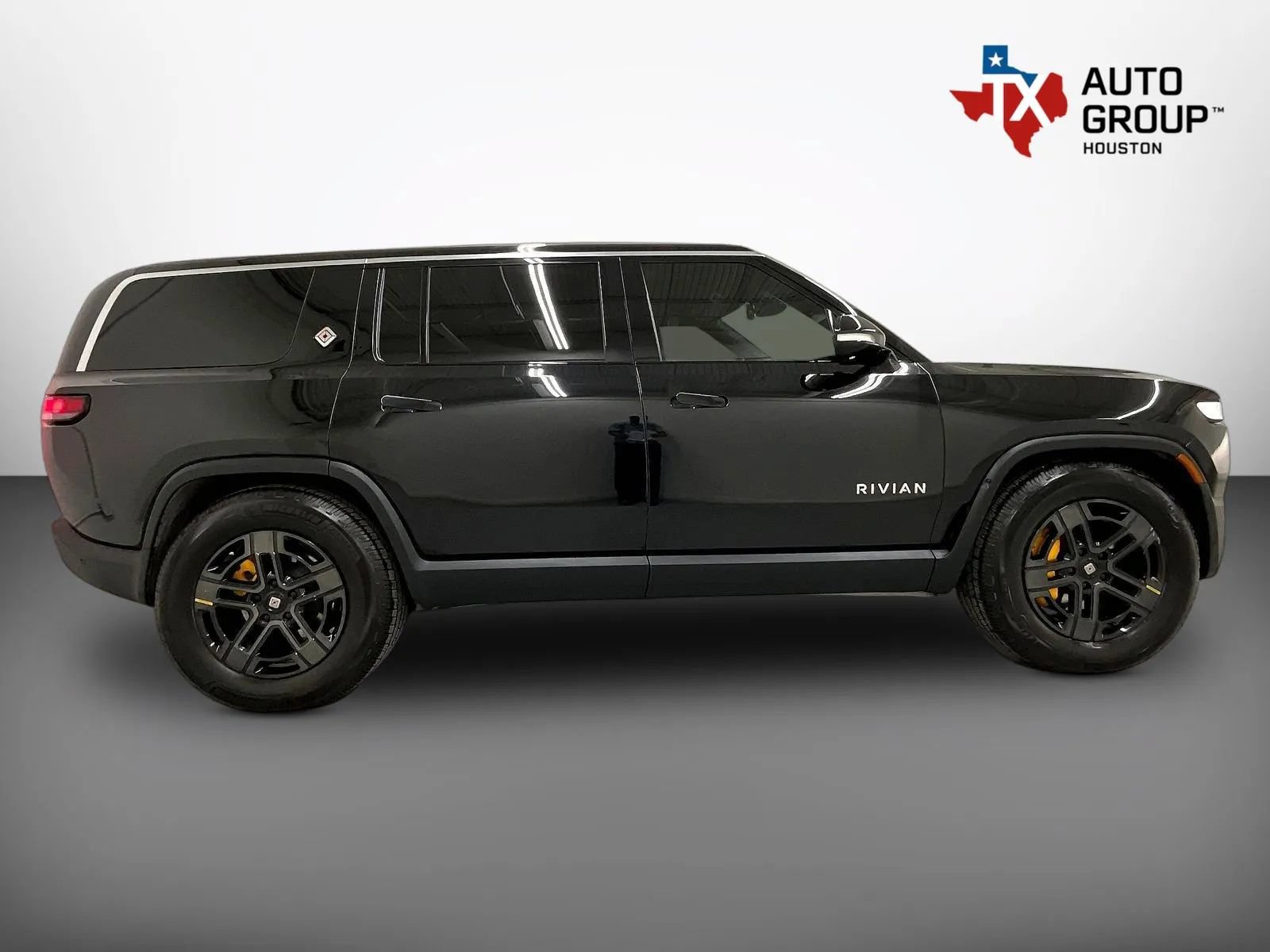 Used 2023 Rivian R1S Adventure Quad AWD/4WD image 8