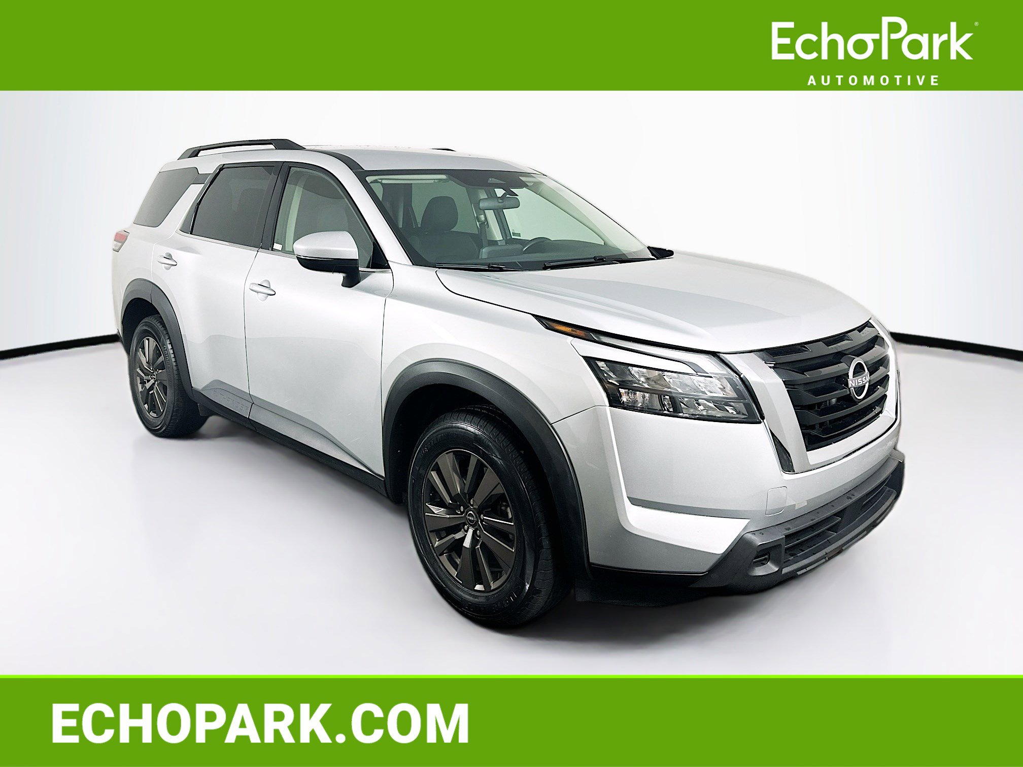 Used 2024 Nissan Pathfinder SV