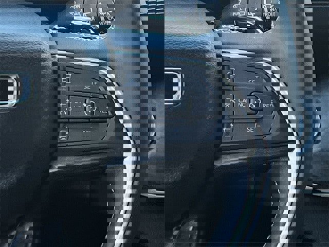 Used 2023 Jeep Grand Cherokee L Limited w/ Black Appearance Package image 15