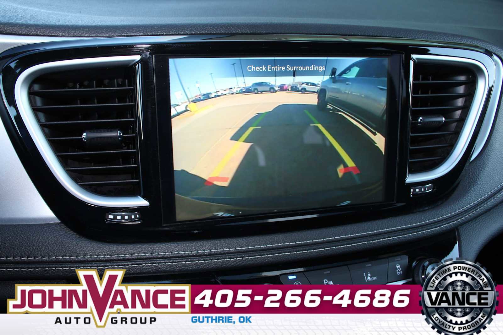 Used 2025 Chrysler Pacifica Limited FWD image 41