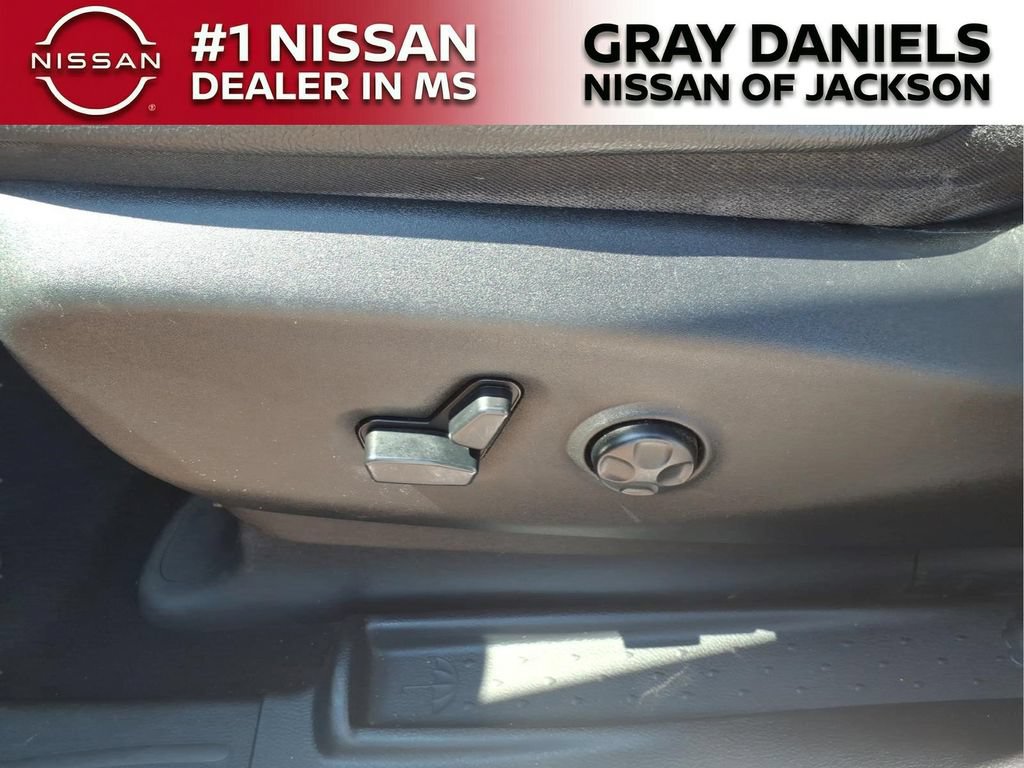 Used 2020 Chrysler Pacifica Touring-L Plus FWD image 13
