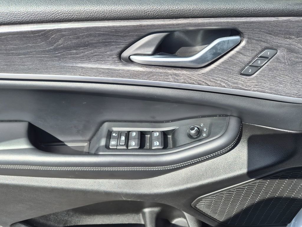 Used 2024 Jeep Grand Cherokee L Limited w/ Luxury Tech Group II AWD/4WD image 18
