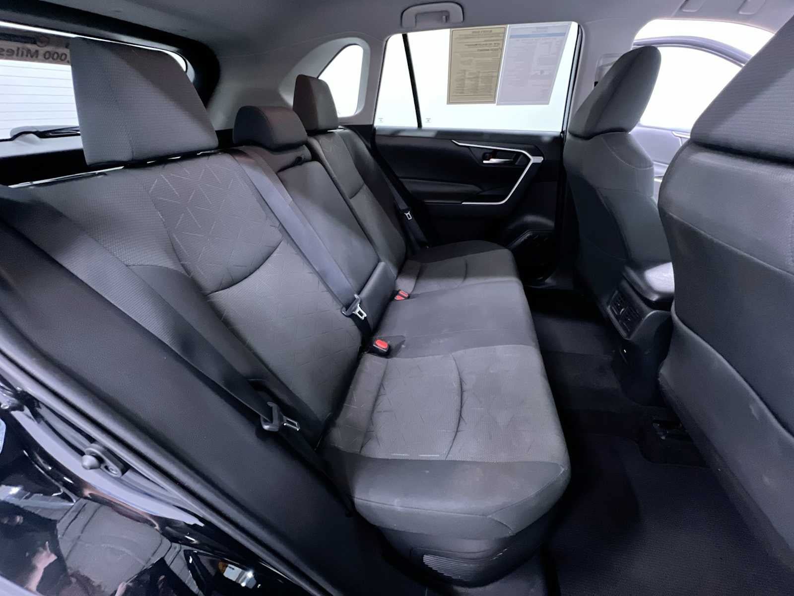 Used 2021 Toyota RAV4 XLE AWD/4WD image 37