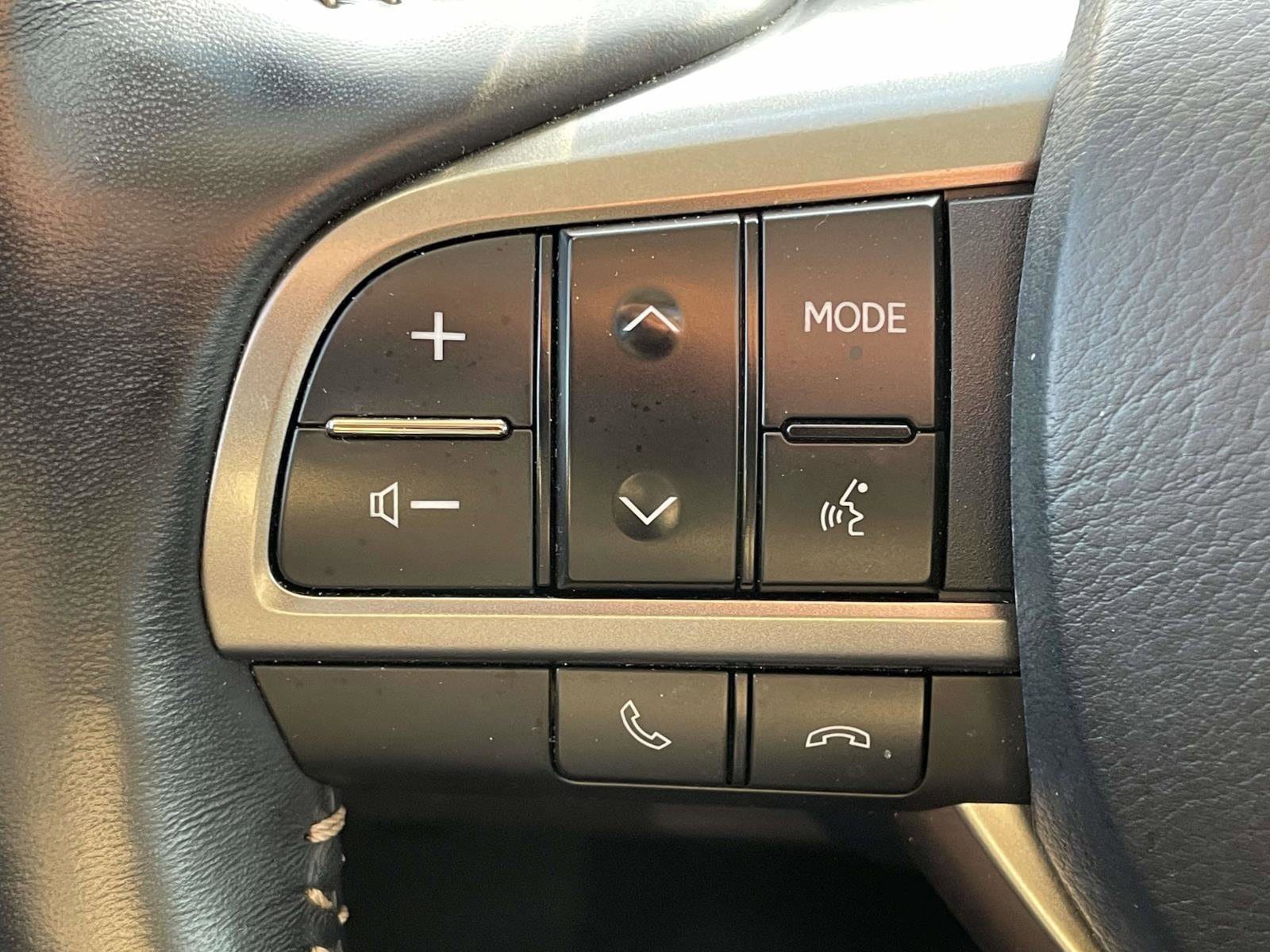 Used 2022 Lexus GX 460 Luxury w/ Sport Design Package AWD/4WD image 21