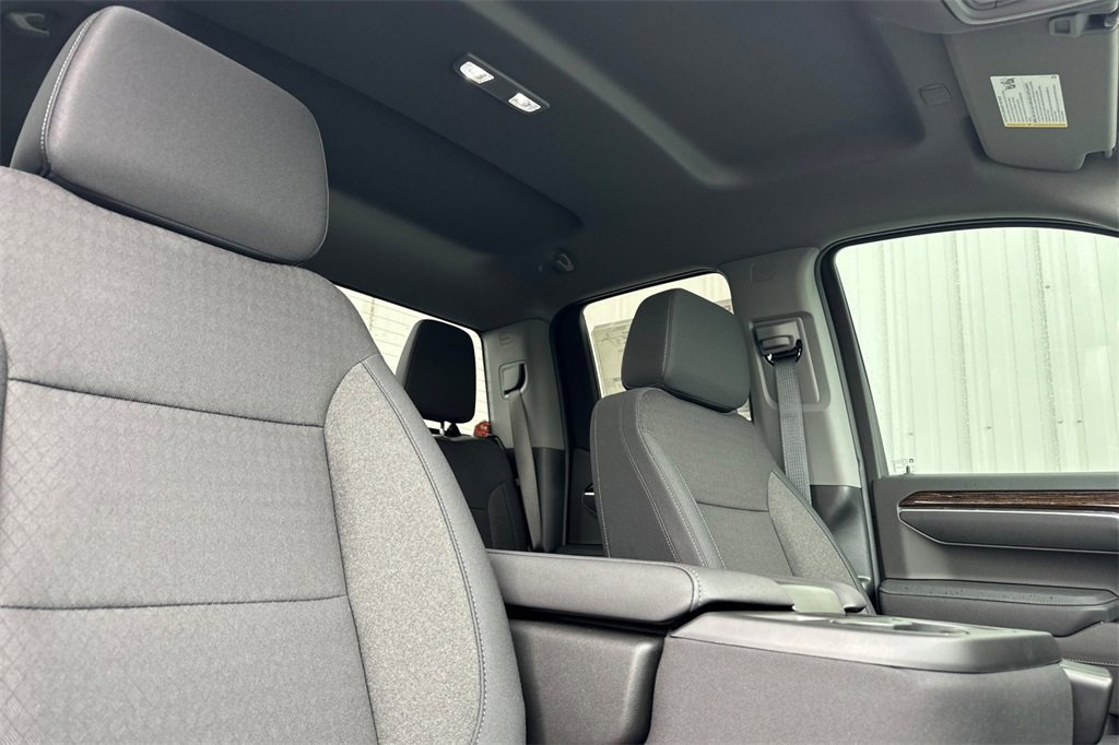 New 2025 GMC Sierra 1500 SLE image 14