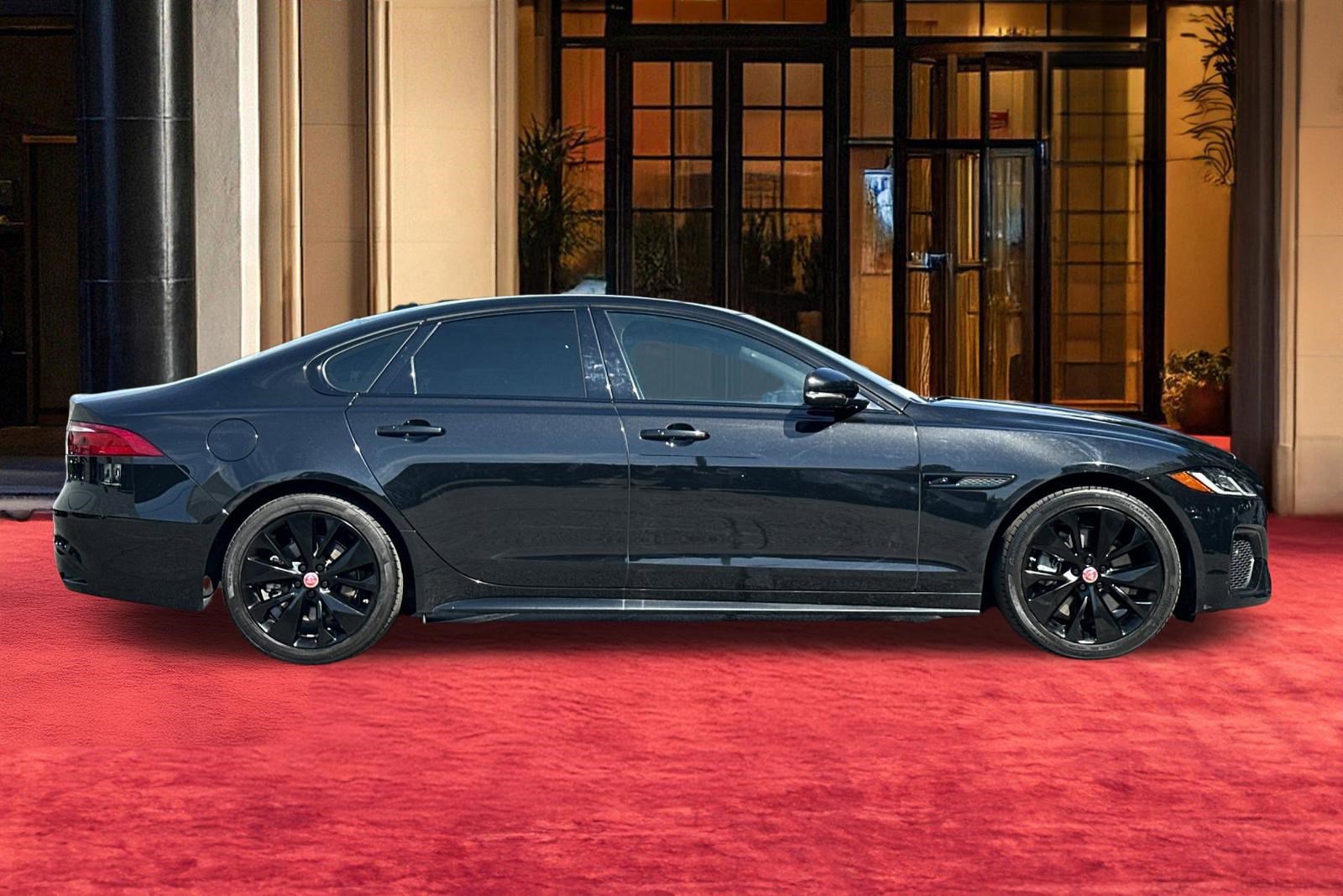 Used 2022 Jaguar XF R-Dynamic SE image 9