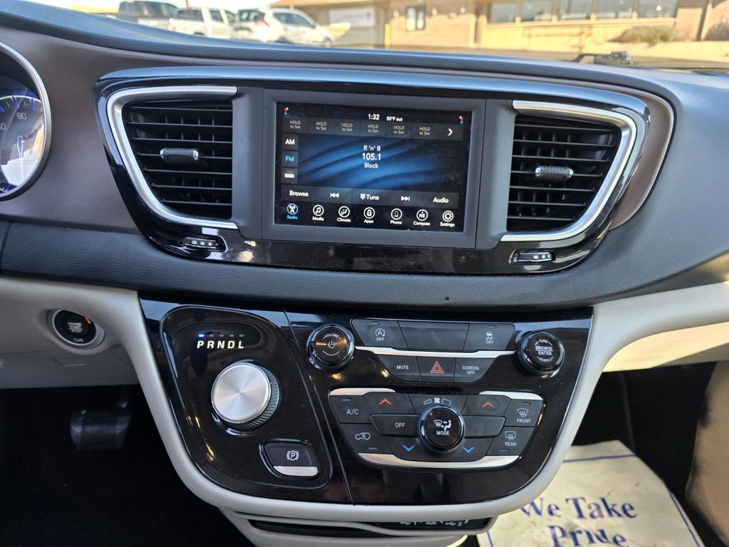 Used 2021 Chrysler Voyager Lxi image 26