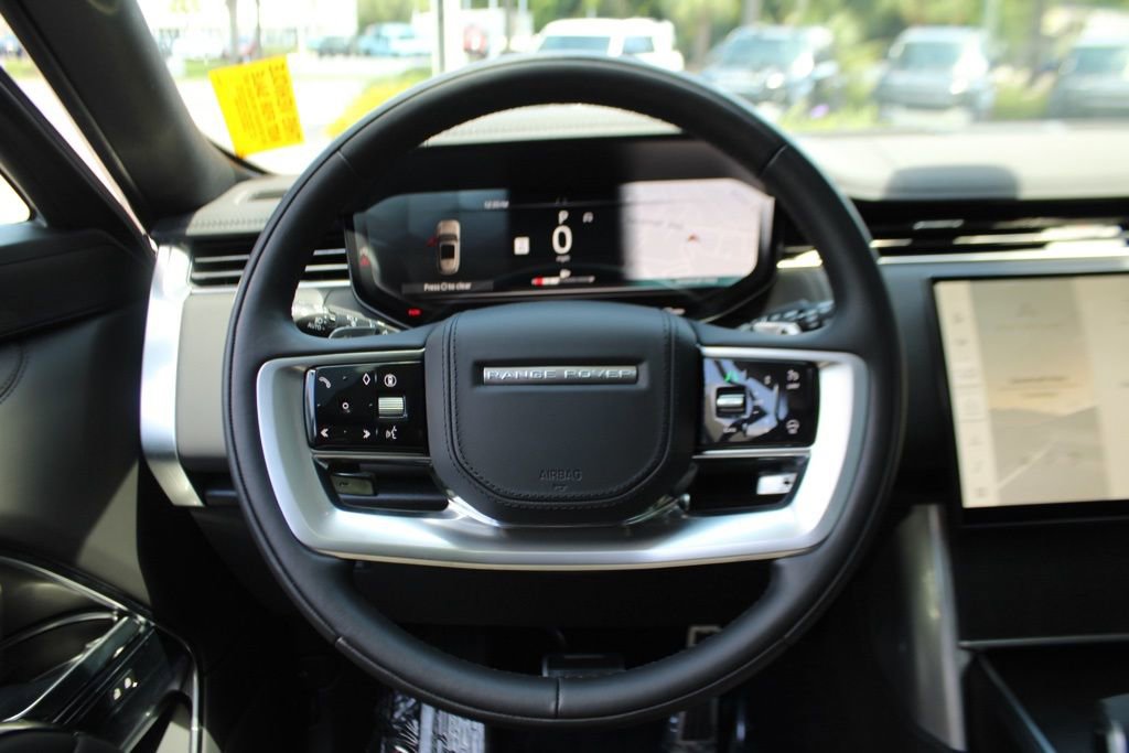 Used 2024 Land Rover Range Rover SE image 11