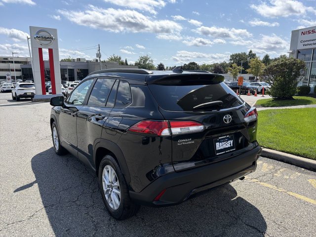 Used 2023 Toyota Corolla Cross LE w/ Moonroof Package AWD/4WD image 6