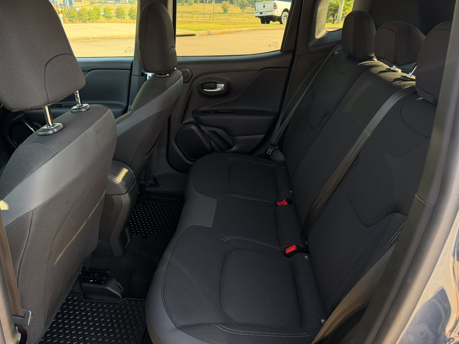 Used 2023 Jeep Renegade Altitude w/ Sun/Sound Group AWD/4WD image 26