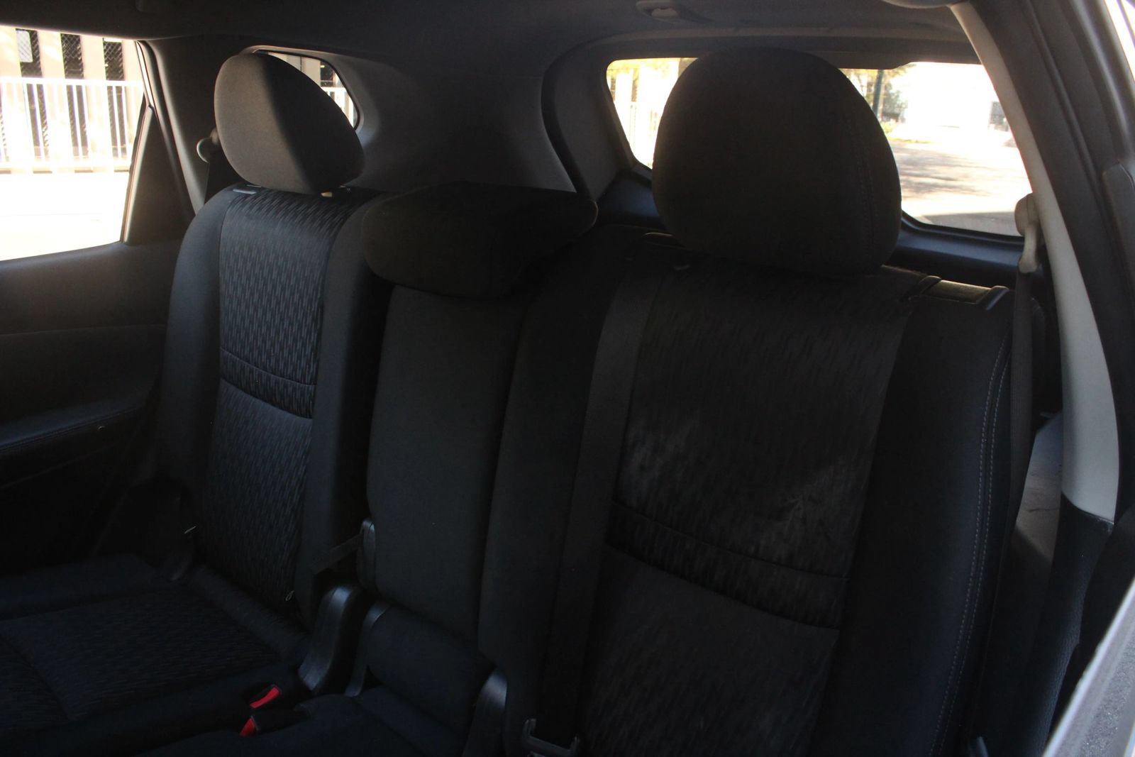 Used 2017 Nissan Rogue S w/ S Appearance Package FWD image 18