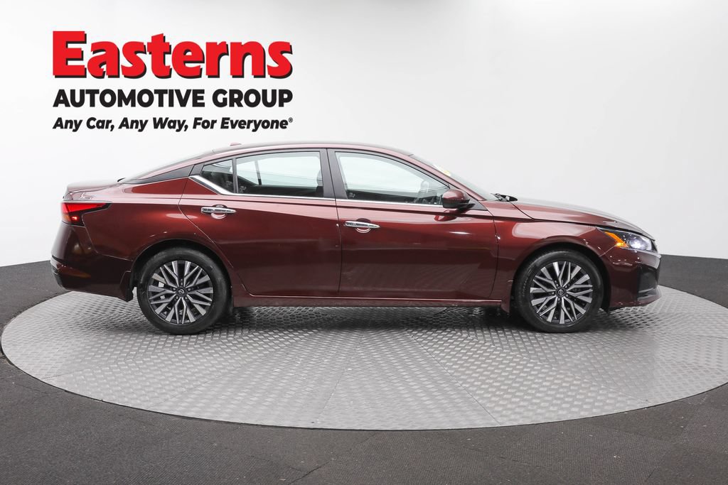 Used 2023 Nissan Altima 2.5 SV FWD image 4