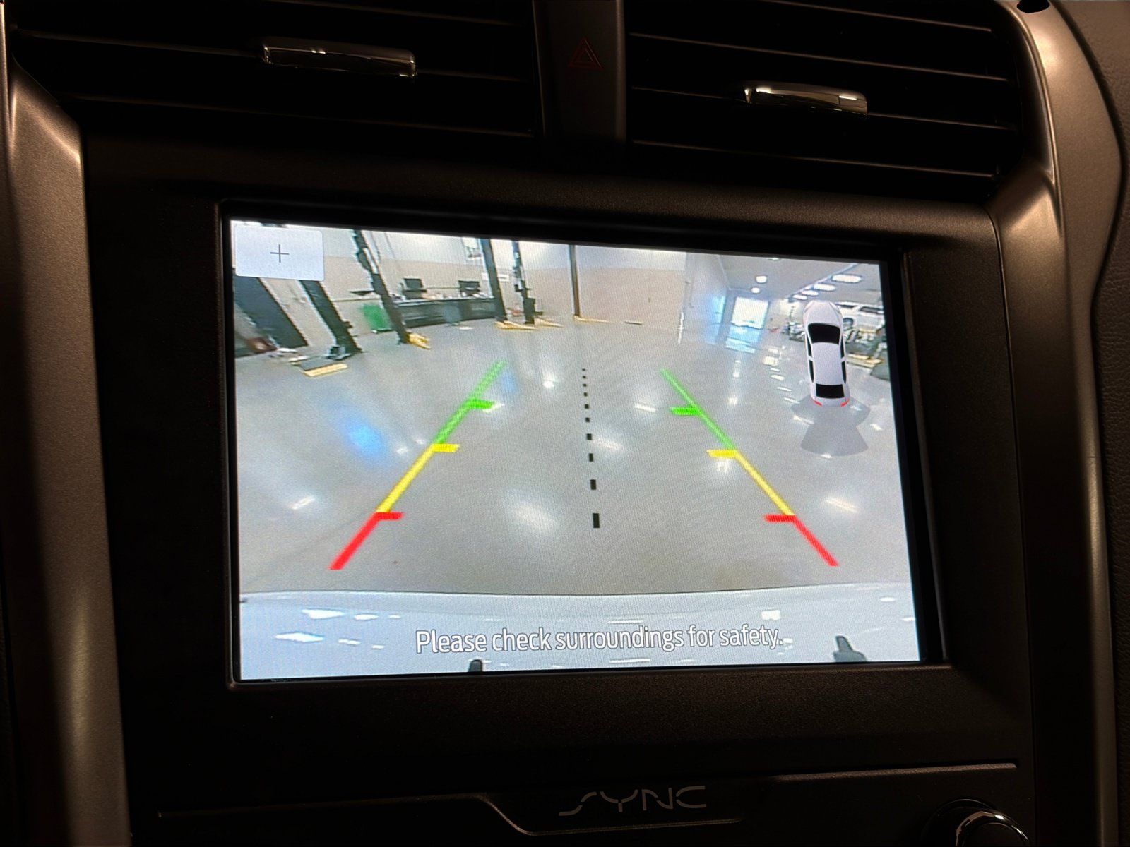 Used 2020 Ford Fusion SE FWD image 25